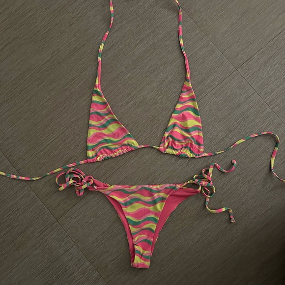 Beach Riot bikini - Picture 2 of 3